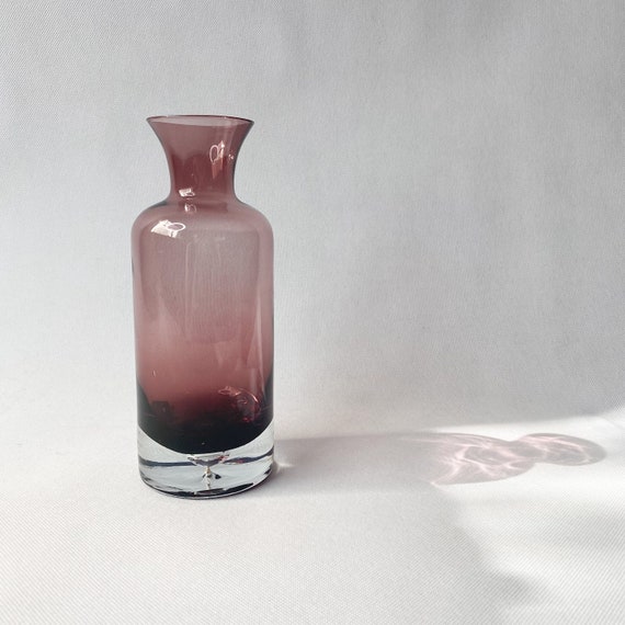 MCM Vase Italian Midcentury Modern Glass Vase Purple Tones. Amethyst Glass Vase Home Mantle Décor Housewarming Gift MCM Vase Italian Midcentury Modern Glass Vase Purple Tones. Amethyst Glass Vase Home Mantle Décor Housewarming Gift