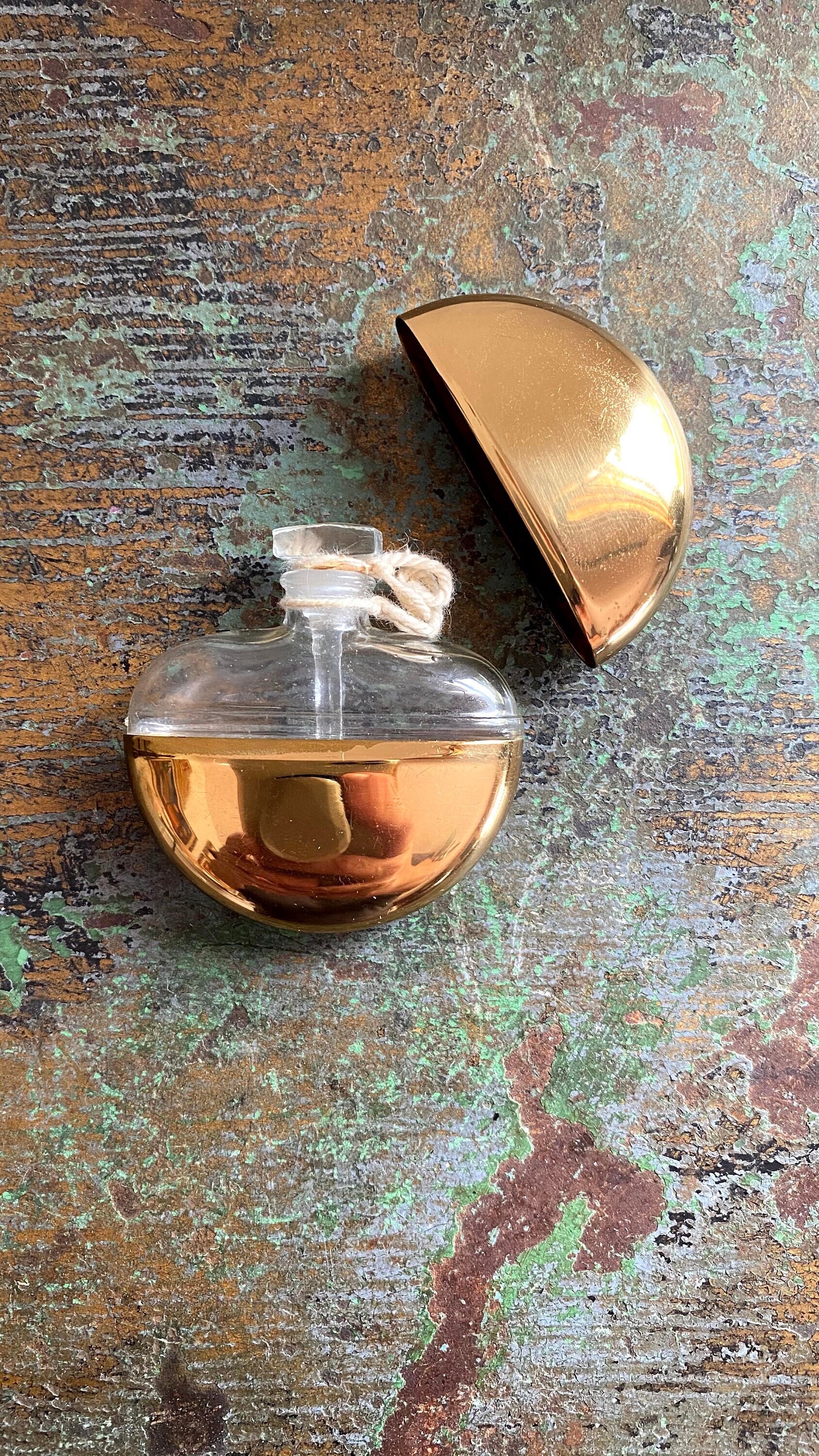Mary dunhill perfume bottle new arrivals