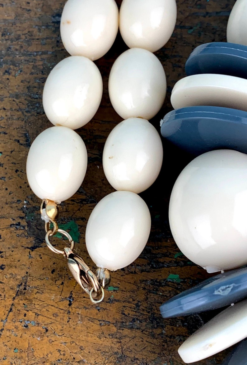 Blue and Cream Beads Valentine Gift Gift for Her Mom Wife Girlfriend Bakelite and Plastic Bead Necklace Vintage