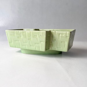 Vaso UPCO vintage: ceramica geometrica color chartreuse chiaro, USA anni &#39;40