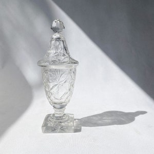 Val Saint Lambert Molded Crystal. Antique Vanity Dresser Piece. European  Crystal Glass. Vintage Vanity Décor. Vintage Storage.