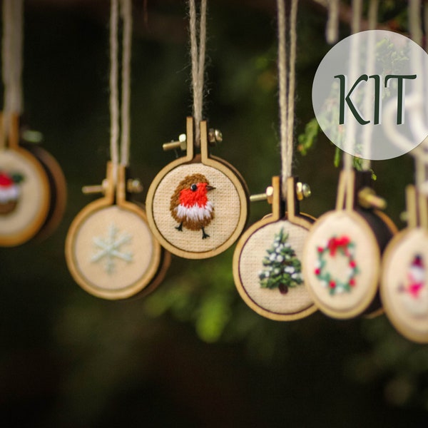Kit da ricamo natalizio 6 mini cerchi Ornamenti fai da te palline decorazioni per l'albero regali kit completo con tessuto stampato