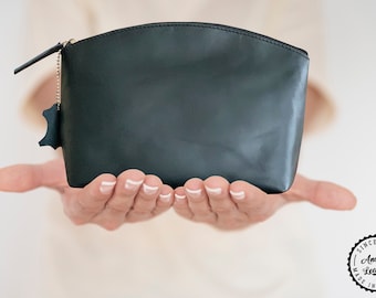 Mothers Day Gift, Leather Cosmetic Bag Bridesmaid Gift Womens Toiletry Bag Gift for Her Gift for Women Leather Dopp Kit Bag
