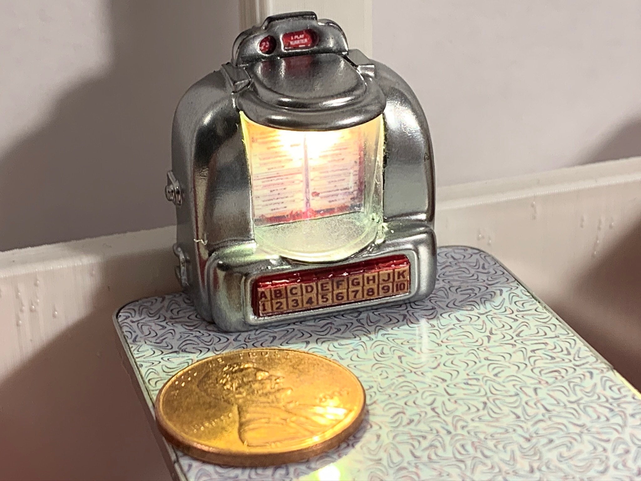 Seeburg table top Jukebox with working light Etsy