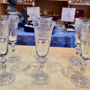 6 transparent and cut crystal champagne flutes