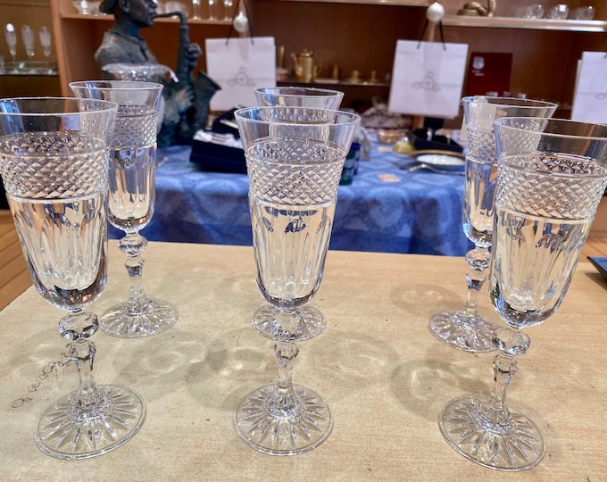 6 transparent and cut crystal champagne flutes