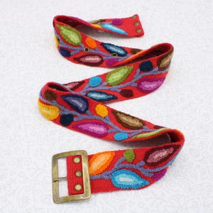 Hand embroidered belt floral colorful, peruvian embroidered belts, floral ethnic belt, boho belt wool, gifts for her, floral ethnic belt