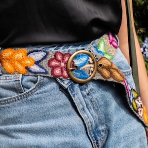 Hand embroidered belt floral colorful, peruvian embroidered belts, floral ethnic belt, boho belt wool, gifts for her, floral ethnic belt