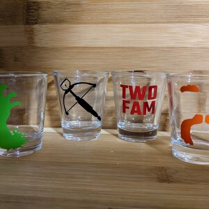 Set of 4 Walking Dead Shot Glasses - walking dead - cricut - vinyl - shot glasses