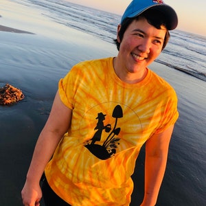 Yellow Elanor Mushroom Foraging Tshirt