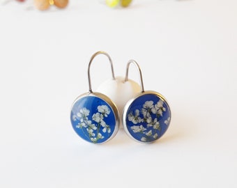 Bright Blue Real Flower Dangle Earring, Pressed Flower Jewelry, Dried Flower Accessory, Ear Candy, Botanical Jewelry, Romantic Lace, Navy