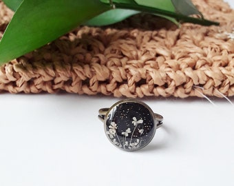 Onyx Glitter Ring, Real Flower Jewelry, Resin Ring, Dried Flower, Adjustable Ring, Queen Ann Lace, Handmade Band, Hand Charm, Accessory