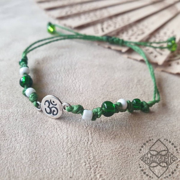 grünes Armband mit Om/Aum/ॐ -Element aus 925 Silber