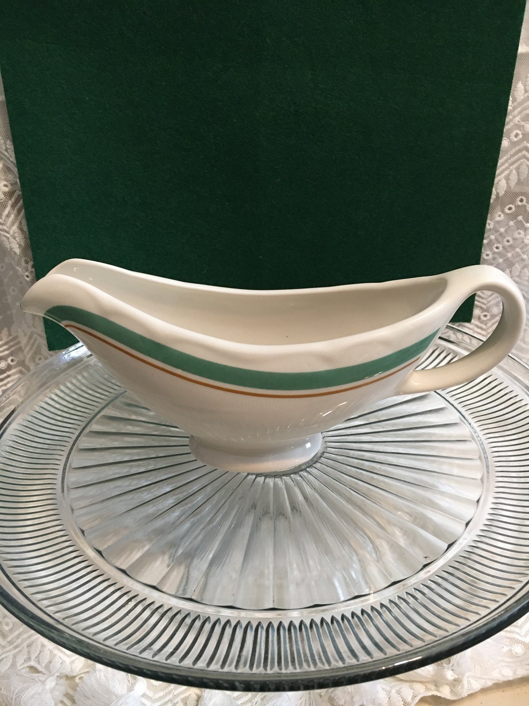 Homer Laughlin Vintage Gravy Boat. 1960's Homer Laughlin Sturdy Gravy