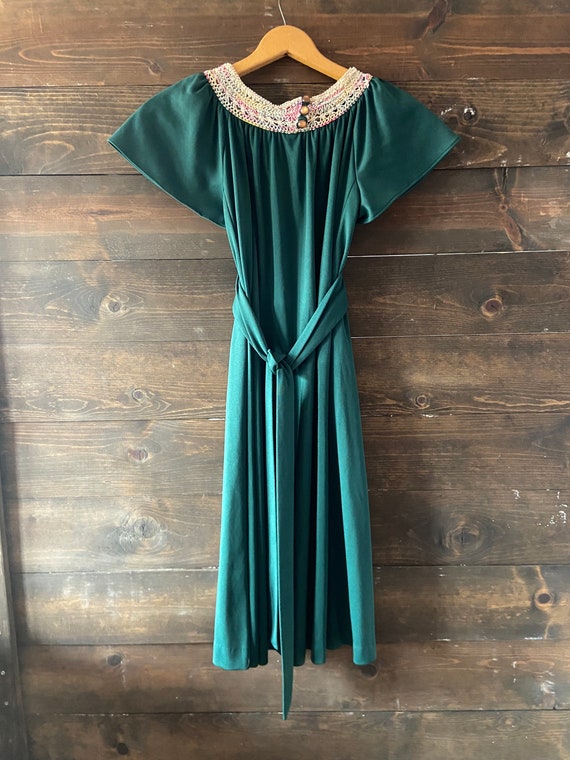 Vintage 70’s green peasant dress / crochet detail… - image 9