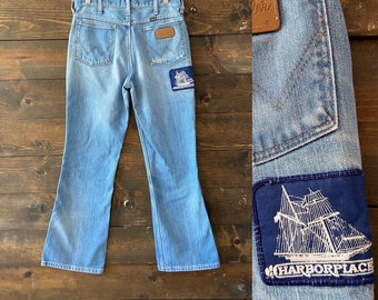 Vintage Wrangler 945 bootcut jeans / sailor patch / medium wash / crop  flare / made in USA / all cotton <<<945 no. 2 - Harbor Place jeans>>>