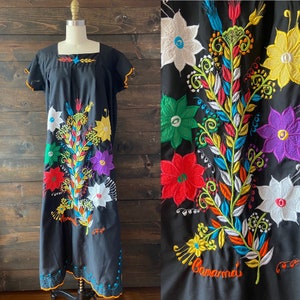 Vintage 80’s embroidered caftan dress / black boho dress / Panama tourist dress <<<chitre dress>>>