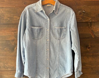 Vintage 90s denim shirt / pearl snap / embroidered