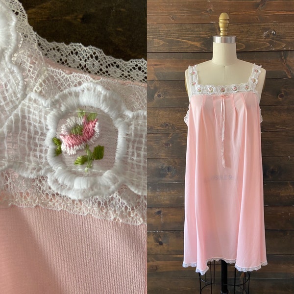 Vintage 70’s nylon nightgown / rose embroidery / trapeze gown / cottagecore style <<<juiletta gown>>>