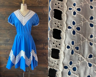 Vintage 70’s patio dress / square dancing dress / blue and white eyelet dress / full circle skirt <<<helvetia dress>>>