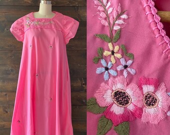 70年代ヴィンテージ刺繍コットンドレス、コーラルピーチフォークマキシ