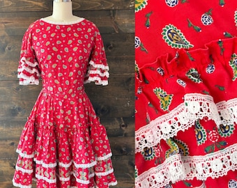 Vintage 70s square dance dress / red and green paisley / lace ruffle skirt