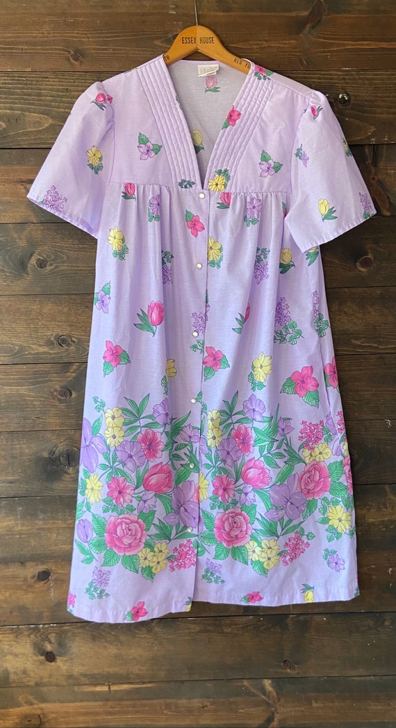 Vintage 80’s floral muumuu / purple house dress /… - image 9