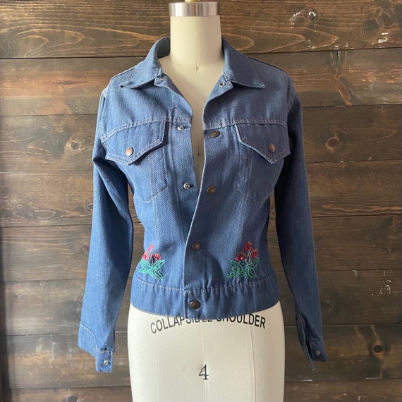 Vintage 70’s embroidered denim jacket / strawberr… - image 3