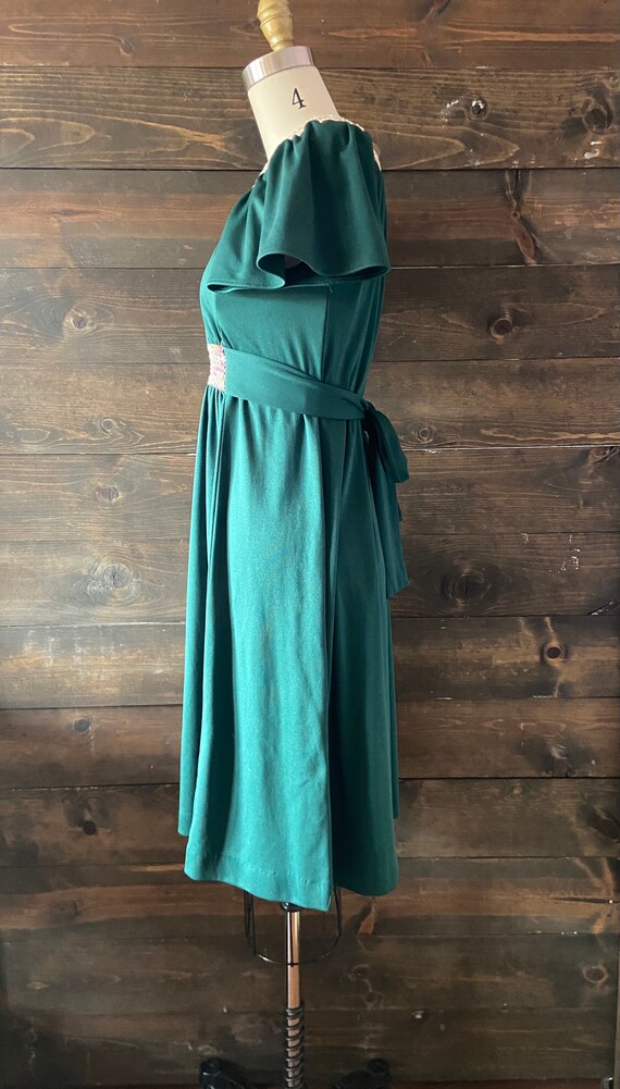 Vintage 70’s green peasant dress / crochet detail… - image 5