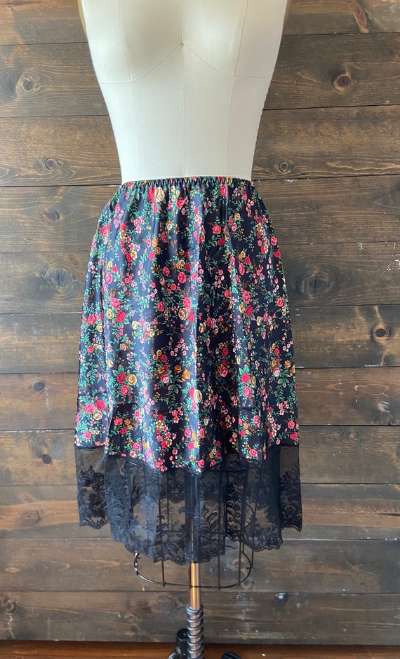 Vintage 90’s floral skirt slip / lingerie skirt /… - image 2
