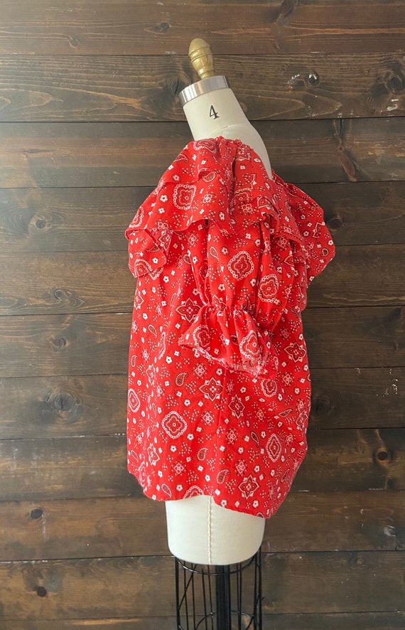 Vintage 80’s bandanna print top / red off the sho… - image 4