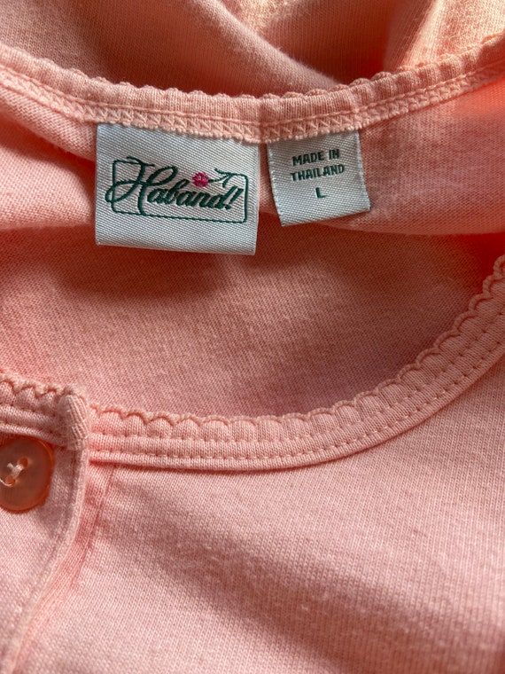Vintage 90’s peach floral tee / henley neckline /… - image 9