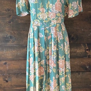 Vintage 90s floral midi dress / sage green rayon / crochet lace collar / plus size vintage / grunge style camilla dress image 2