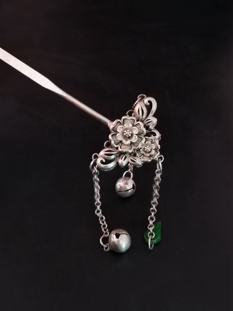 Collection of Chinese handmade Tibetan silver hairpins\u2014004