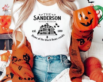 Sanderson Witch Museum, T-shirt heksen, T-shirt Halloween, T-shirt Salem, Halloweencadeau, Black Fame Candle, Unisex shirt