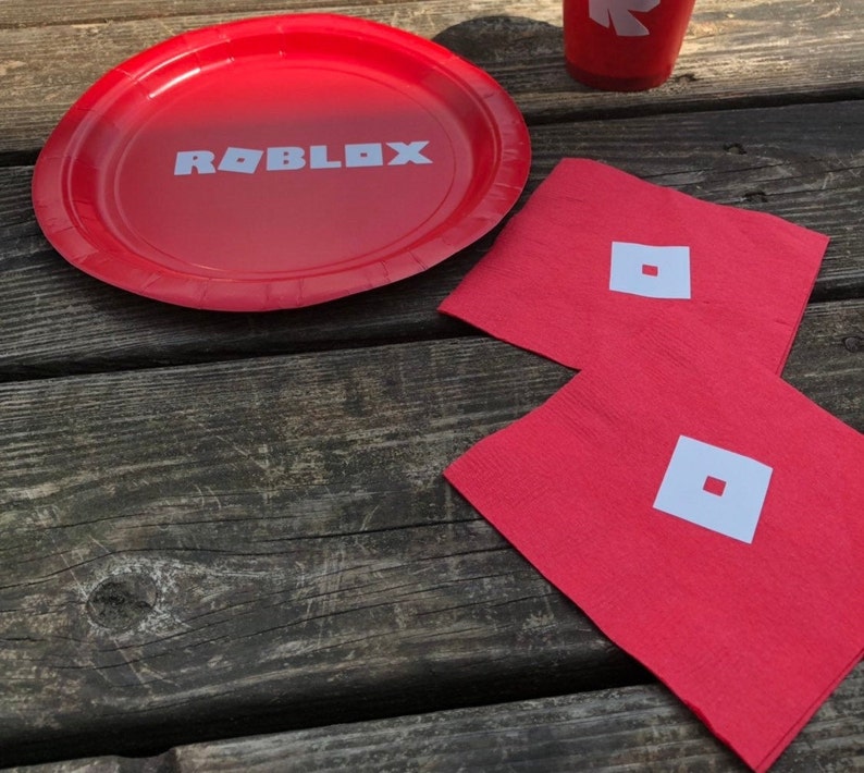 Set Of 50 Red Roblox Birthday Party Set Round Paper Plates Napkin - roblox red eyes decal