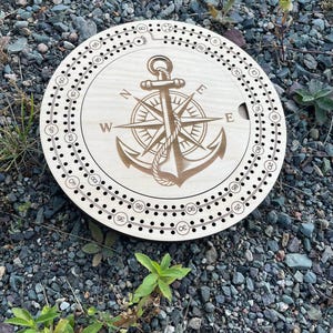 Laserskuren fil för cirkelformad cribbage-bräda: Design för 2 spelare med dold förvaring (digital nedladdning)
