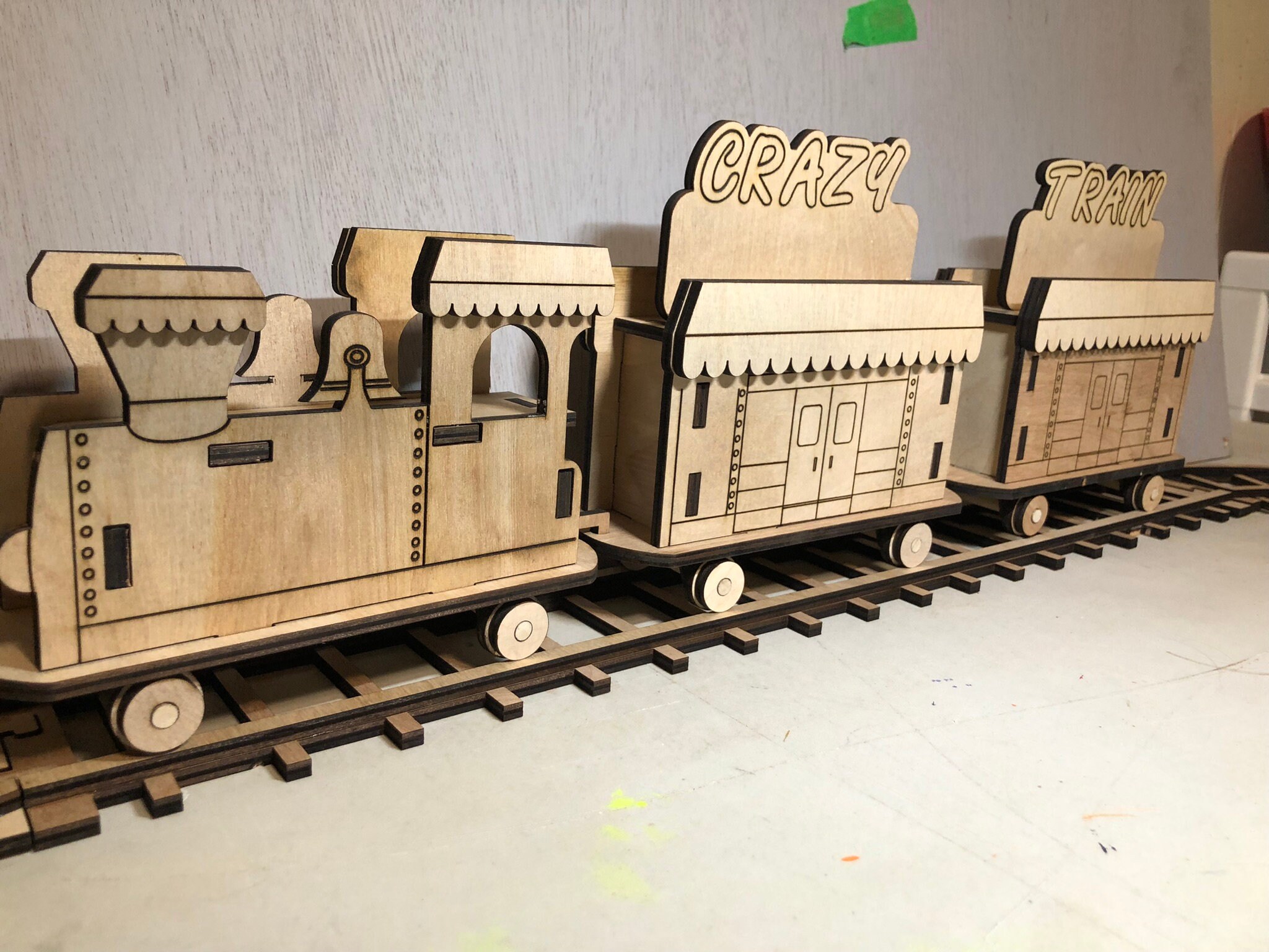  ROKR 3D Wooden Puzzle for Adults-Mechanical Train Model  Kits-Brain Teaser Puzzles-Vehicle Building Kits-Unique Gift for Kids on  Birthday/Christmas Day(1:80 Scale)(MC501-Prime Steam Express) : Toys & Games