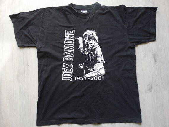 Vintage rare rip Joey Ramone 2001 punk t shirt Bla