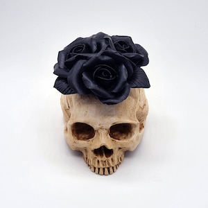 Skull Realistic Replica Skull Handmade Home Decoration Decor Goth Halloween Goth Alter Gift Souvenir Black Rose Halloween