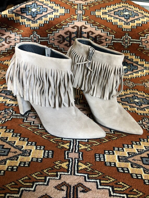 Stuart Weitzman grey fringe suede bootie size 8