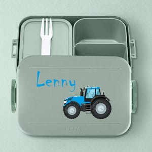 Boîte à lunch Mepal personnalisée « Take a Break » avec compartiments | Boîte à lunch Bento personnalisée avec tracteur bleu pour crèche, maternelle ou école