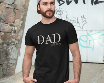 Dad T-Shirt est. | Personalisiertes Geschenk für den besten Papa | Tolles Geschenk zum Vatertag | Papa Shirt zum Vatertag