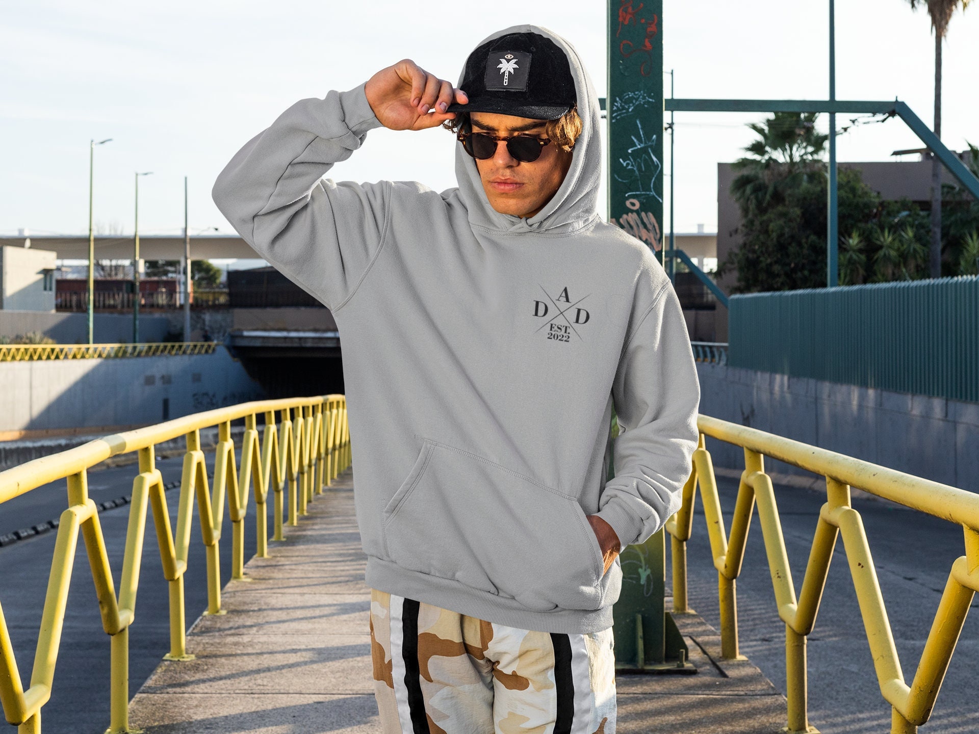 Dad est.Hoodie / Personalisiertes Geschenk für den besten Papa | Geschenk zum Vatertag