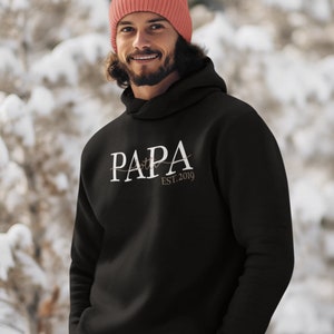 Papa Hoodie est. with children's names / Personalized gift for the best dad with the name of the children Gift for Father's Day Black