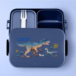 Mepal Take a break T-Rex Lunchbox mit Wunschname Personalisierte Bento Brotdose mit coolem Dino Motiv für Kita, Kindergarten und Schule Nordic-denim