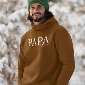 Papa Hoodie est. with children's names / Personalized gift for the best dad with the name of the children Gift for Father's Day Caramel Toffee