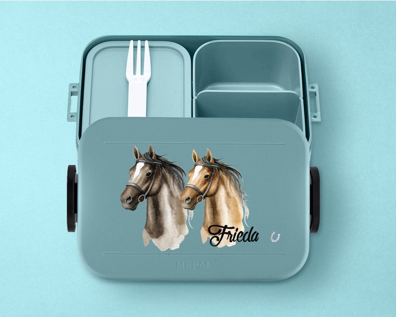 Personalized Mepal lunch box with bento compartments Personalized lunch box with beautiful horses 900ml Lunch box for school and daycare Nordic-green