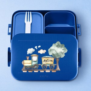 Personalisierte Mepal Bento Brotdose mit Fächern & mit nostalgischer Lokomotive / Zug für den Kindergarten oder die Schule vivid-blue