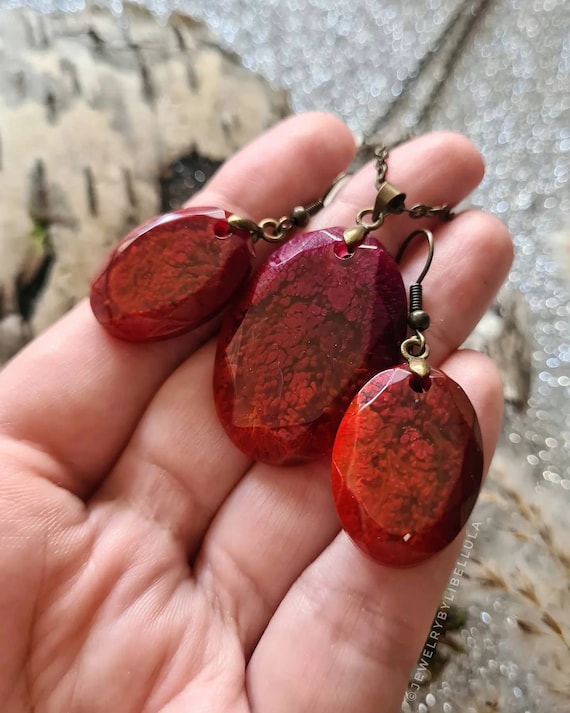 Marzanna in Red/Unique Handmade Resin Jewelry/Jewellery  Set/Faceted/Earrings/Pendant Necklace/Alcohol Ink/Petri/Gift  ideas/Fantasy/Epoxy